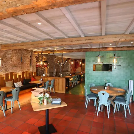 Mueller! Weingut & Weinhotel 3*